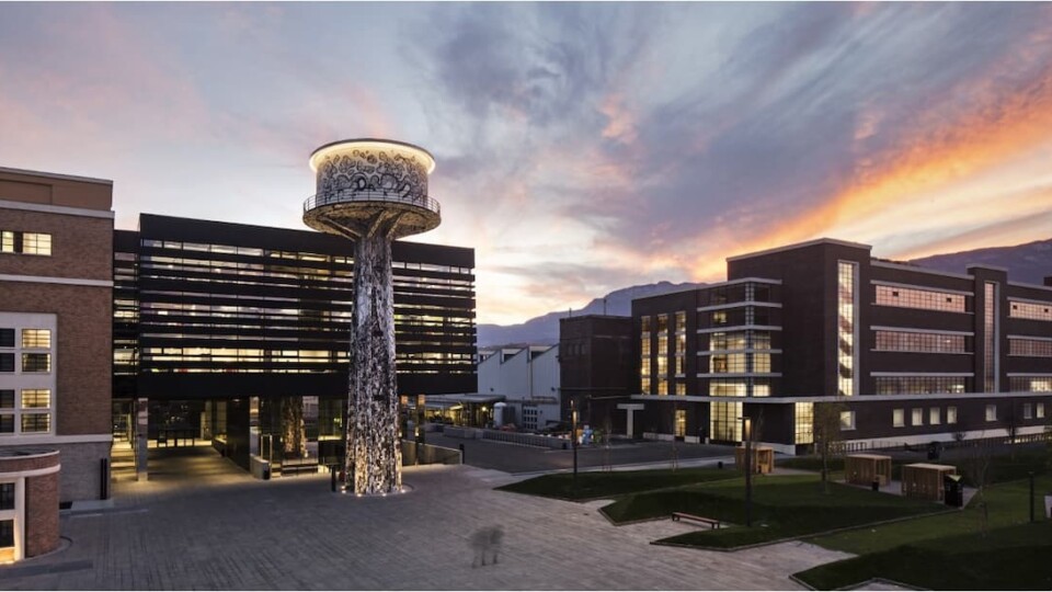 Utsiden av NOI Techpark i Bolzano, med moderne bygg og åpen campus.
